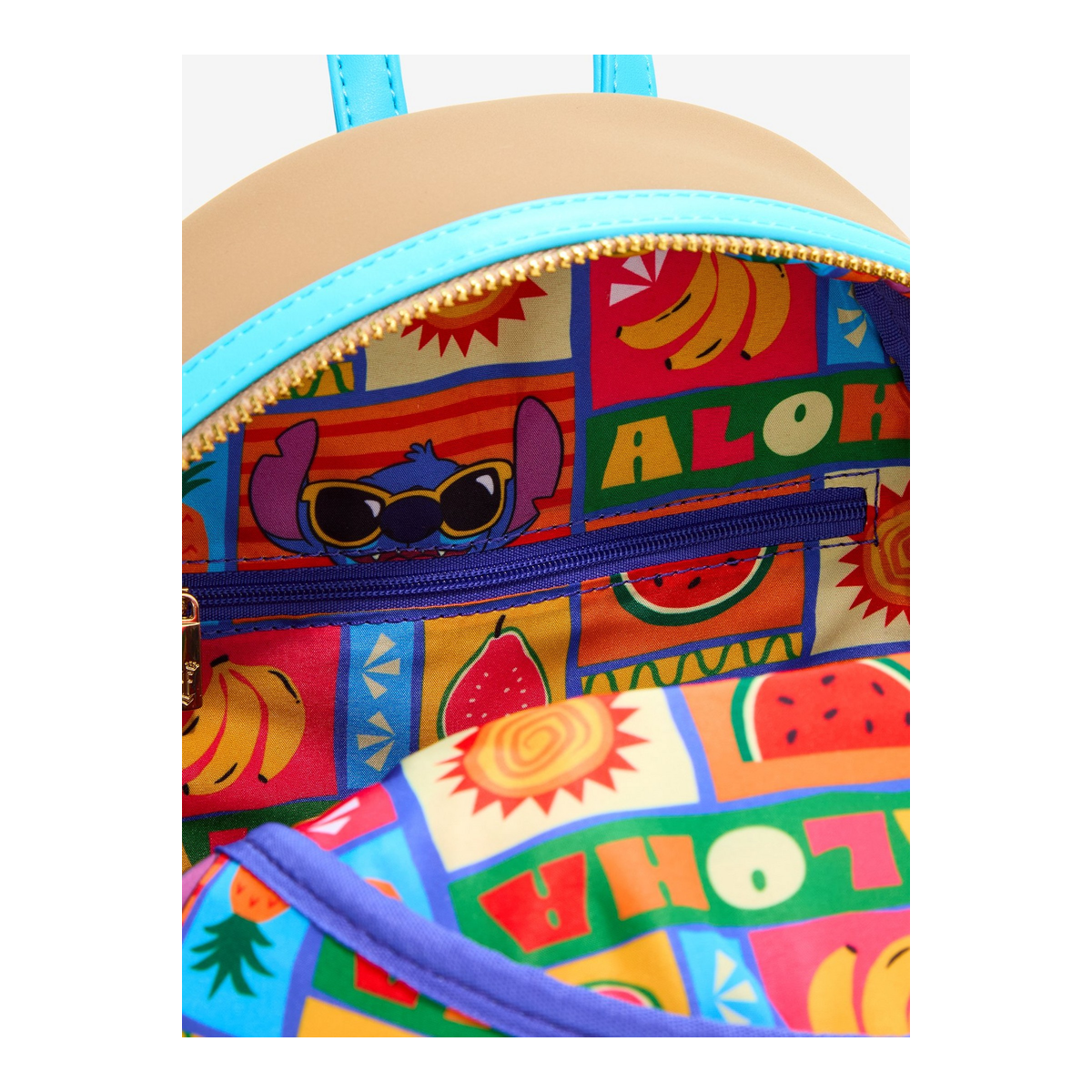 Mini mochila Toalla de Playa Stitch – Lilo & Stitch – vista sobre lienzo blanco 1200 × 1200