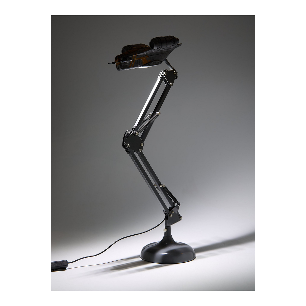 Lámpara de escritorio articulable Razor Crest – The Mandalorian — vista 2